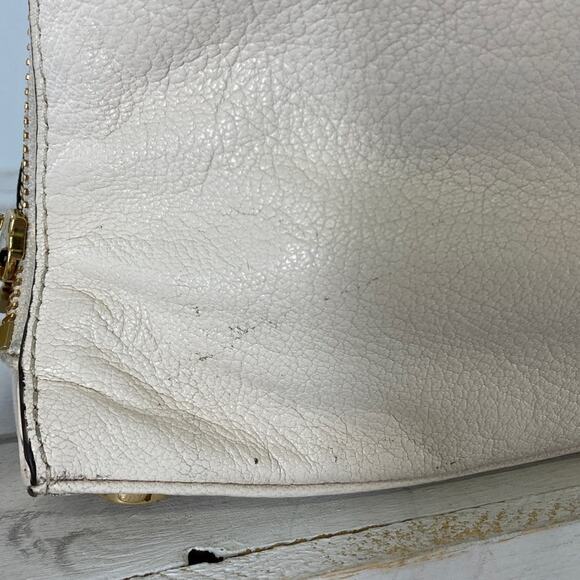 MICHAEL KORS, IVORY PEBBLED LEATHER SHOULDER BAG (ASIS) - Picture 2 of 15